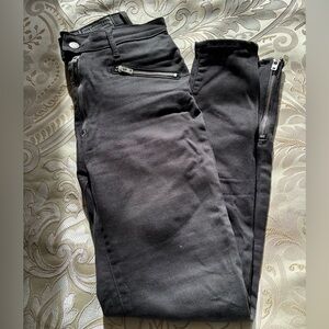 Levi’s Dark Wash Zip Jeans